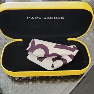 Marc Jacobs | Accessories | Marc Jacobs Chic Black  display picture 3